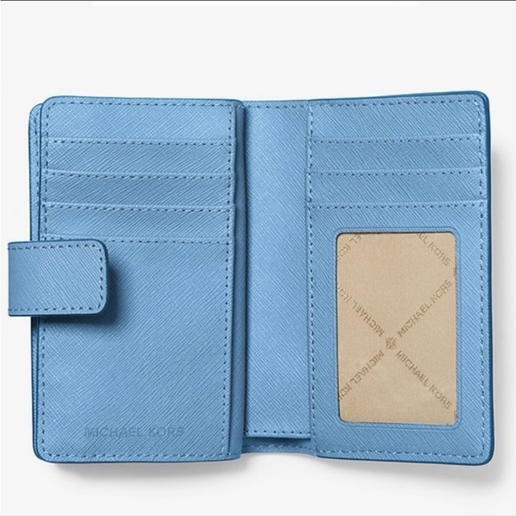 Michael Kors Medium Saffiano Leather
Wallet South Pacific - Picture 9 of 9